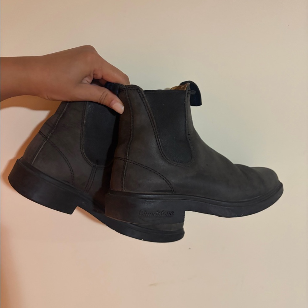 BLUNDSTONE